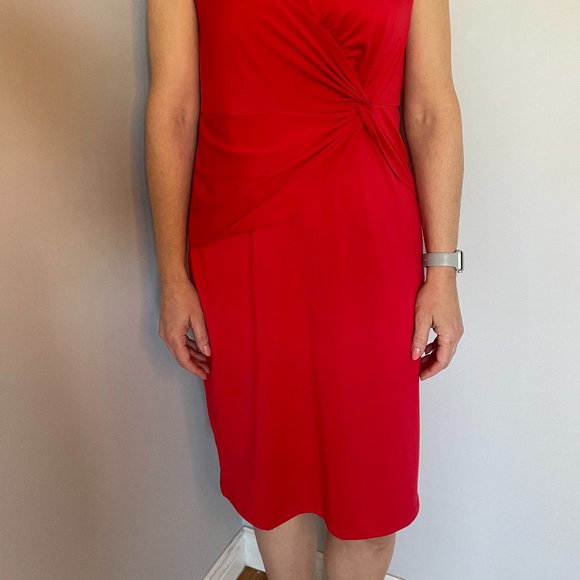 Red sleeveless dress - Picture 2 of 4